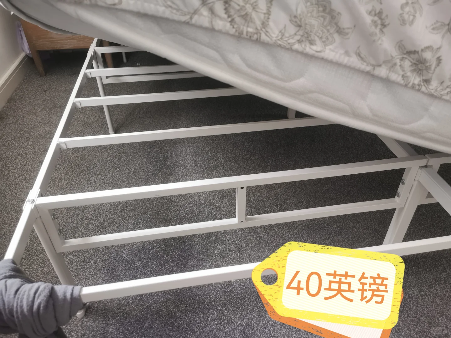 伯明翰出衣服、衣架和台灯｜伯明翰｜留学集市