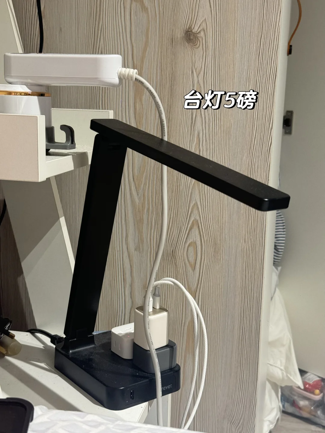 伯明翰出吸尘器、落地衣架（特别结实抗重物）、挂门衣架、投影仪 已出、电风扇 已出、堵门器、安睡裤打包、小电锅（很方便可以煮泡面当火锅，做一人食）、宜家桌子、粉色电竞椅、桌椅一起优惠，打包价、台灯（英式带插孔）、双层排插、电熨斗、衣架（衣架、折叠衣架、s型衣架打包）、地漏贴全部、暖宝宝（冬天很实用全部）、漂亮拍照衣服2-出（可私聊）、帽子一个、餐具一个、道具剑（一个白色会发光，另一个全木质的）、CT粉底液仅试用和调料全部打包（可以私聊） 图片 8